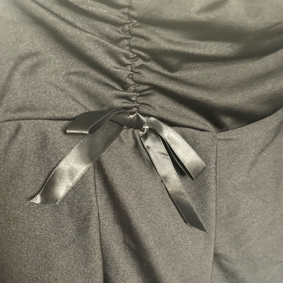 A black bow skirt M/L. Mini shirt - Picture 2 of 6